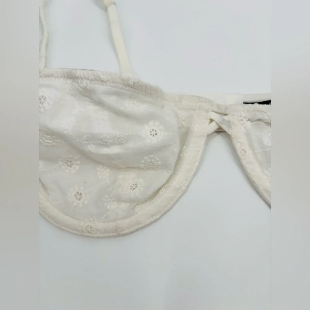 NWT Out from under Urban Outfitters eyelet underwire bra